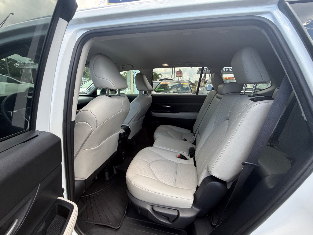 2024 Toyota Grand Highlander Limited - Photo 10
