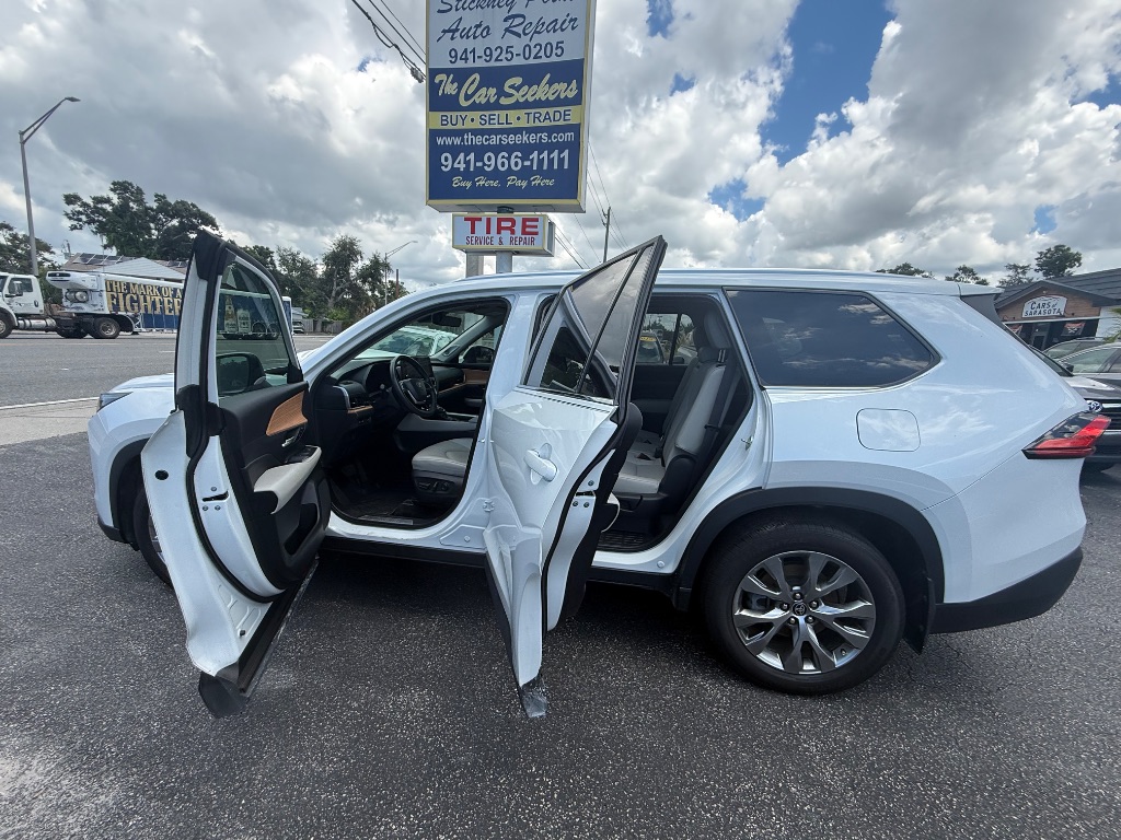 2024 Toyota Grand Highlander Limited - Photo 8