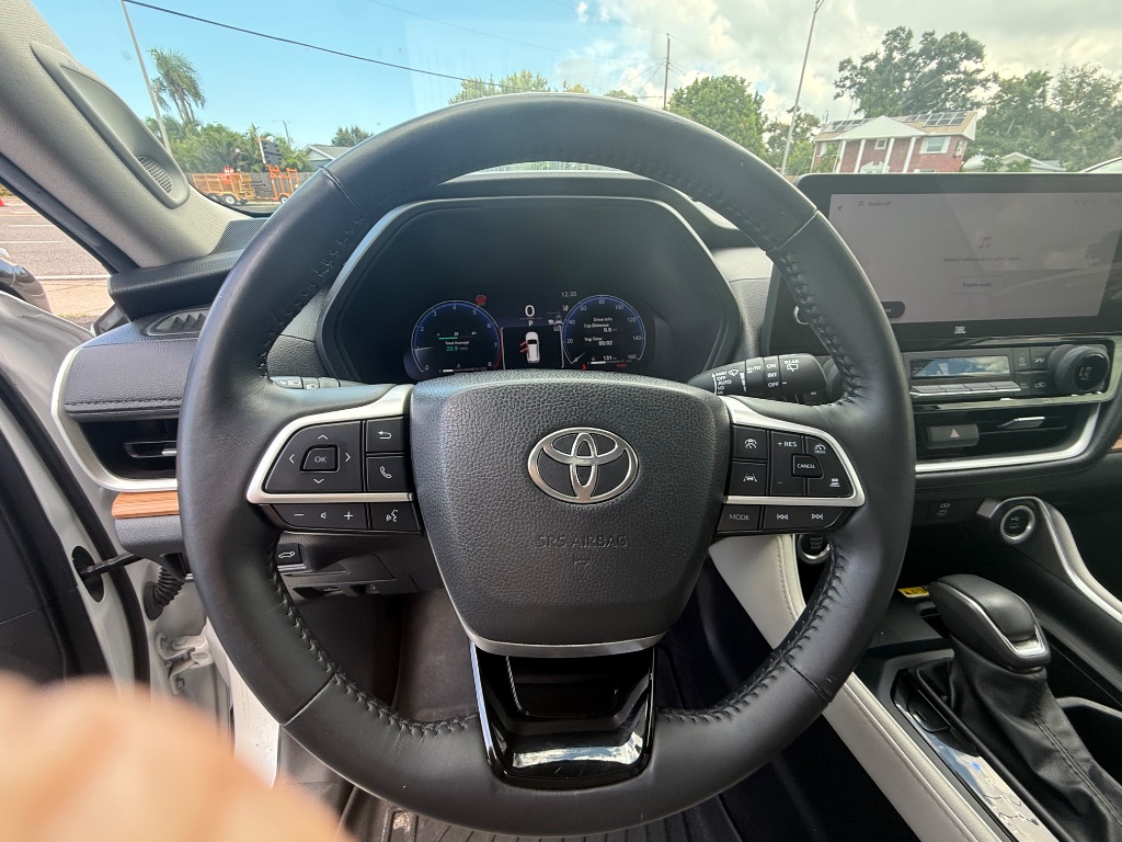2024 Toyota Grand Highlander Limited - Photo 11