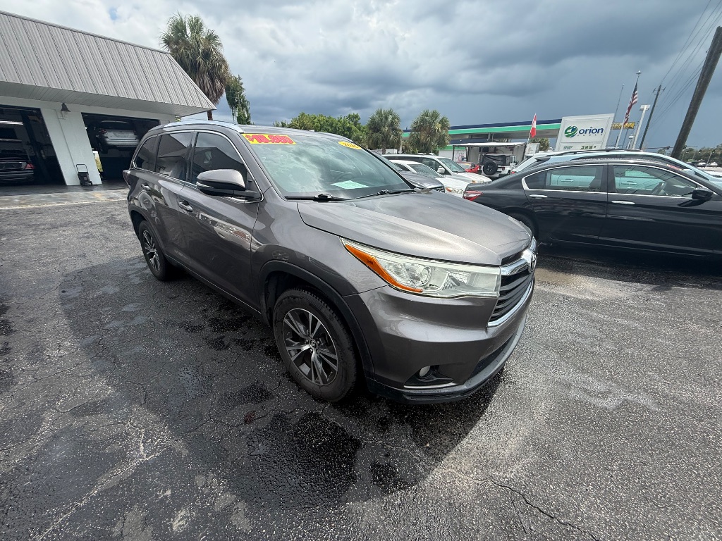 2016 Toyota Highlander XLE - Photo 9