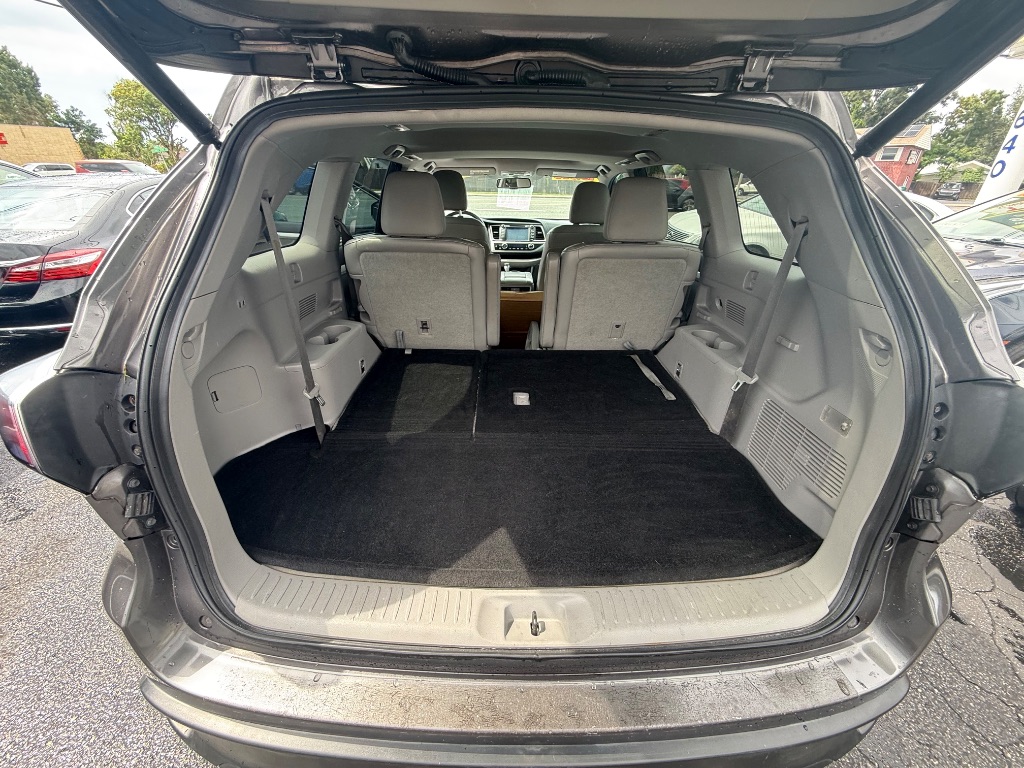 2016 Toyota Highlander XLE - Photo 17