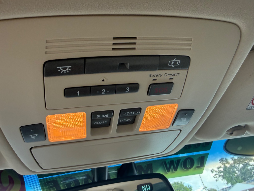 2011 Lexus ES 350 - Photo 19