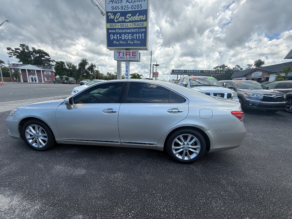 2011 Lexus ES 350 - Photo 10