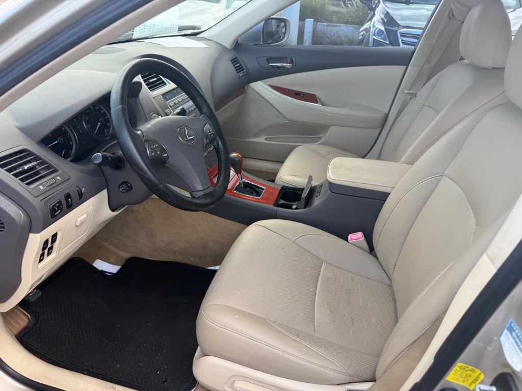 2011 Lexus ES 350 - Photo 8
