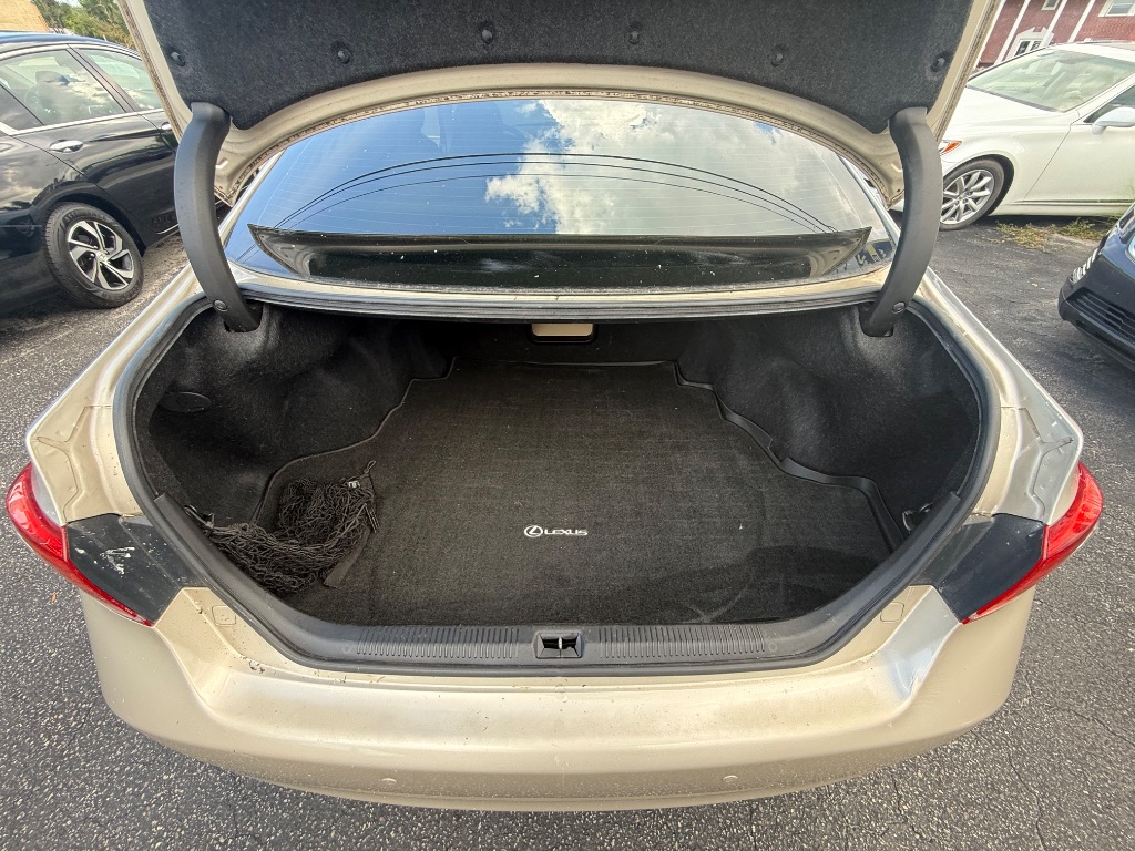 2011 Lexus ES 350 - Photo 21