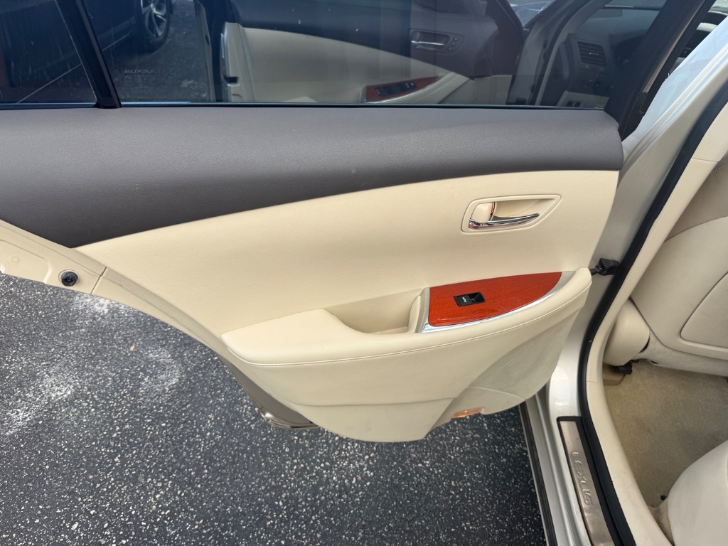 2011 Lexus ES 350 - Photo 11