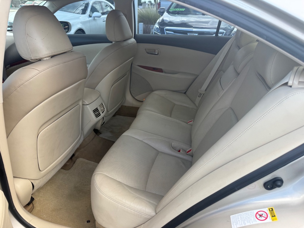 2011 Lexus ES 350 - Photo 12