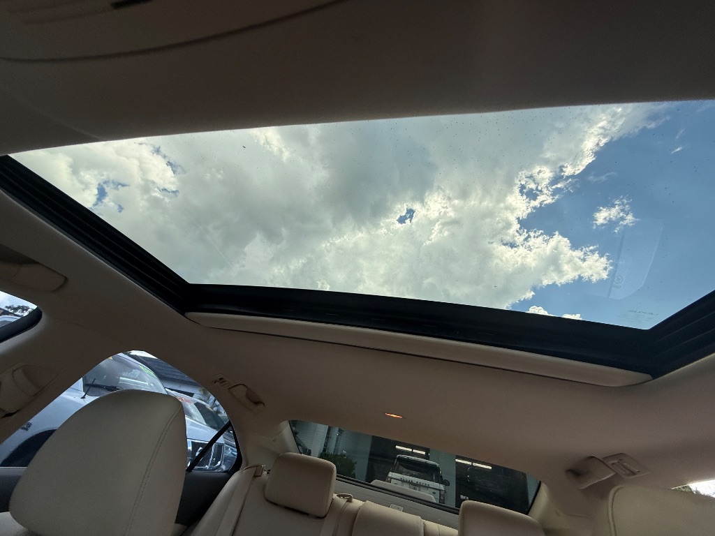 2011 Lexus ES 350 - Photo 22